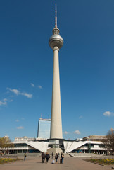 Fernsehturm Berlin mittig
