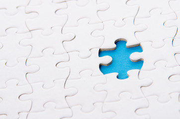 Fototapeta premium fehlendes Puzzleteil blau