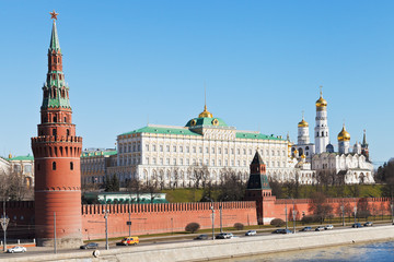 Fototapeta premium Kremlin wall, towers, palace, cathedrals in Moscow