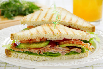 Sandwich with vegetable rotbifom...