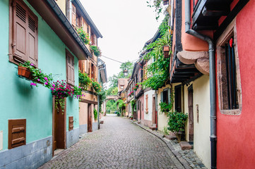 Fototapeta na wymiar alley in a medieval town