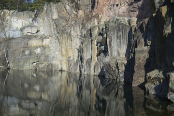 Fototapeta na wymiar Beautiful lake at an old quarry in Sweden (stenhamra)