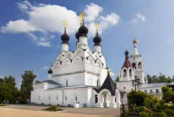 Fototapeta na wymiar Troitskaya church at Holy Trinity Monastery at Murom