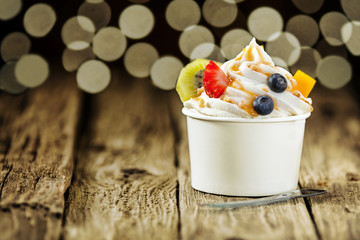 Creamy vanilla frozen yoghurt with fresh fruit