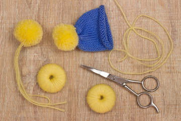 making a pompom