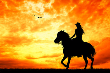 girl on horseback © adrenalinapura