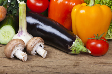 Frisches buntes Gemüse vom Markt