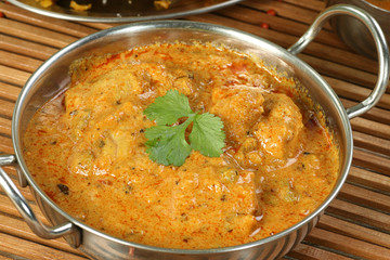 Creamy chicken pasanda curry
