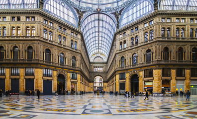 Naples - À l& 39 intérieur de la galerie Principe Umberto I