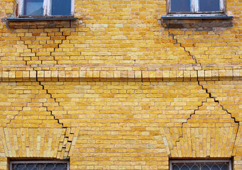 Cracking building