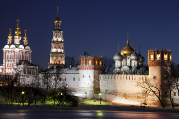 Fototapeta na wymiar Novodevichy women's monastery at night. Moscow