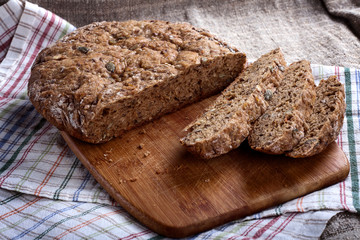sliced ​​bread in linen towel
