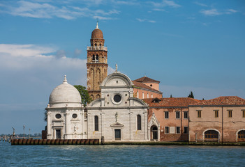 Fototapeta na wymiar Church on Canal in Venice