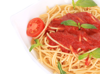 spaghetti with tomato sauce and basil