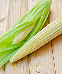 Corncobs peeled on the board