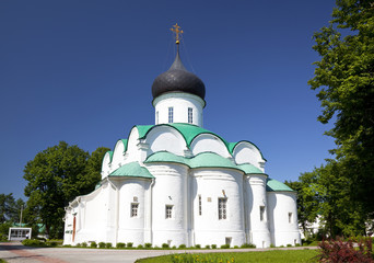 Fototapeta na wymiar Alexandrov, Troitsky Cathedral. Russia