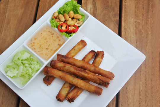 Fried spring rolls, Thai food