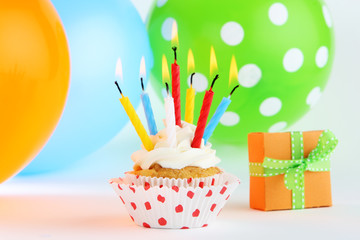 birthday cupcake - 63377429