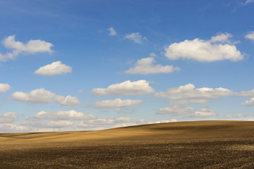 Fototapeta na wymiar Błękitne niebo z chmurami