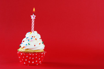 birthday cupcake - 63390075
