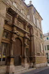 Fototapeta na wymiar Historyczny budynek na ulicach Genui