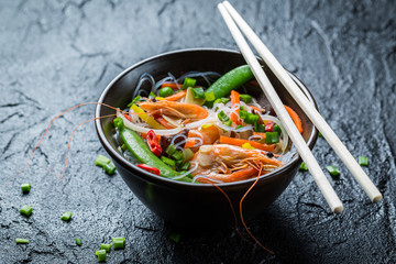 Noodles with vegetables and prawns