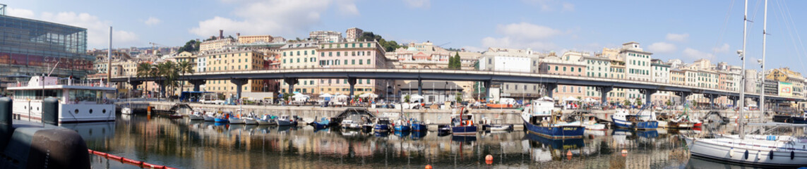 Naklejka na ściany i meble Most drogowy w Genui