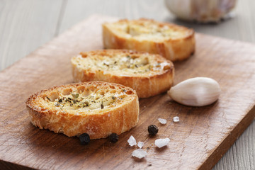 crostini with olive oil and garlic