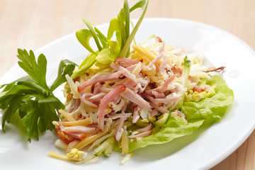 salad with ham