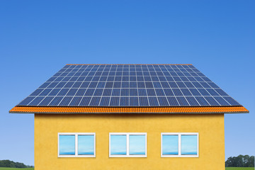 Fototapeta premium Solaranlage auf Wohnhaus