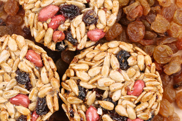 Sunflower seeds and raisins cookies.