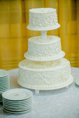 Wedding cake detail - a ribbon with pearls