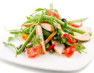 Fresh vegetables salad with chicken