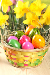 Ostereier im korb