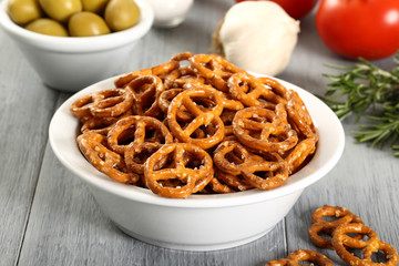 salatini di pane bretzel cotti al forno