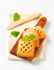 Little apricot pies © Viktor
