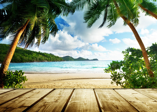 Fototapeta seychelles beach and wooden pier