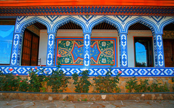 Beautyful mosaic arc entrance of arabic house