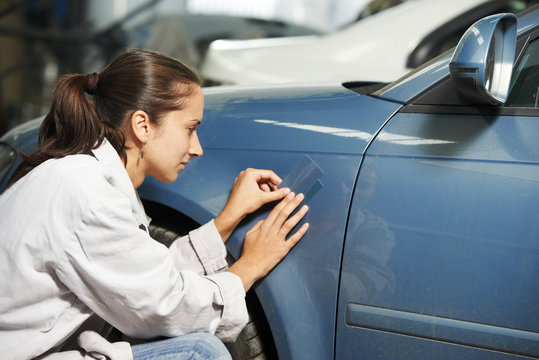 auto mechanic colourist matching color