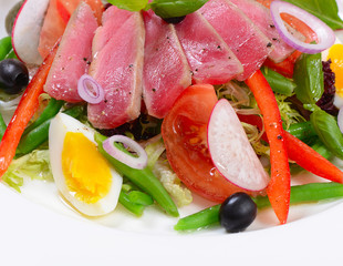 Nicoise with fresh tuna and vegetables