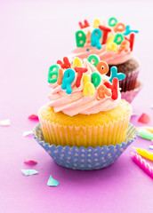 cupcakes joyeux anniversaire