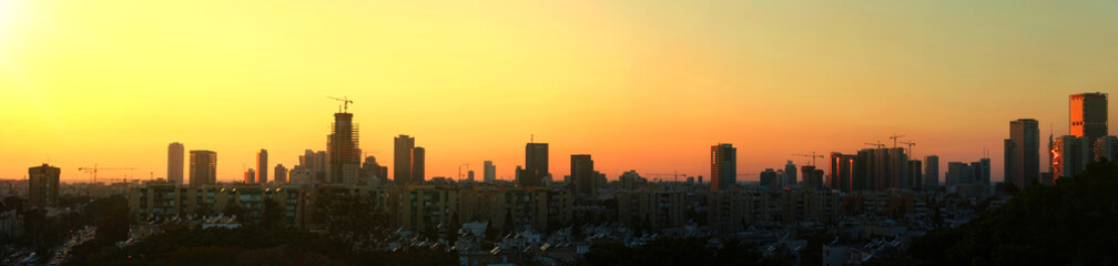 Fototapeta na wymiar Sunset in the town