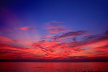 Fototapeta na wymiar Beautiful sunrise above the sea, Thailand