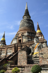 Fototapeta na wymiar Wat Yai Chai Mongkol in Ayutthaya, Thailand