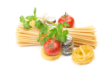 Setting pasta with tomato and garlic