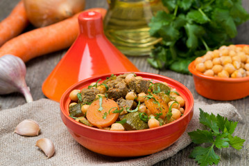 tagine with beef and vegetables