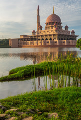 Putra mosque silhouette in Putrajaya, Malaysia © akulamatiau
