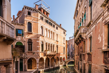 Fototapeta na wymiar Canal à Venise