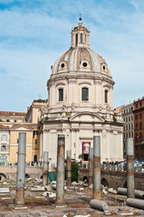 Fototapeta na wymiar Najświętszego Imienia Maryi w Kościele Forum Trajana