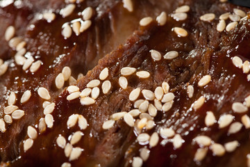 white sesame, white sesame seasoning top on beef